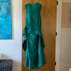Angel Sanchez Green Silk Ruffle Evening Gown Sz 4